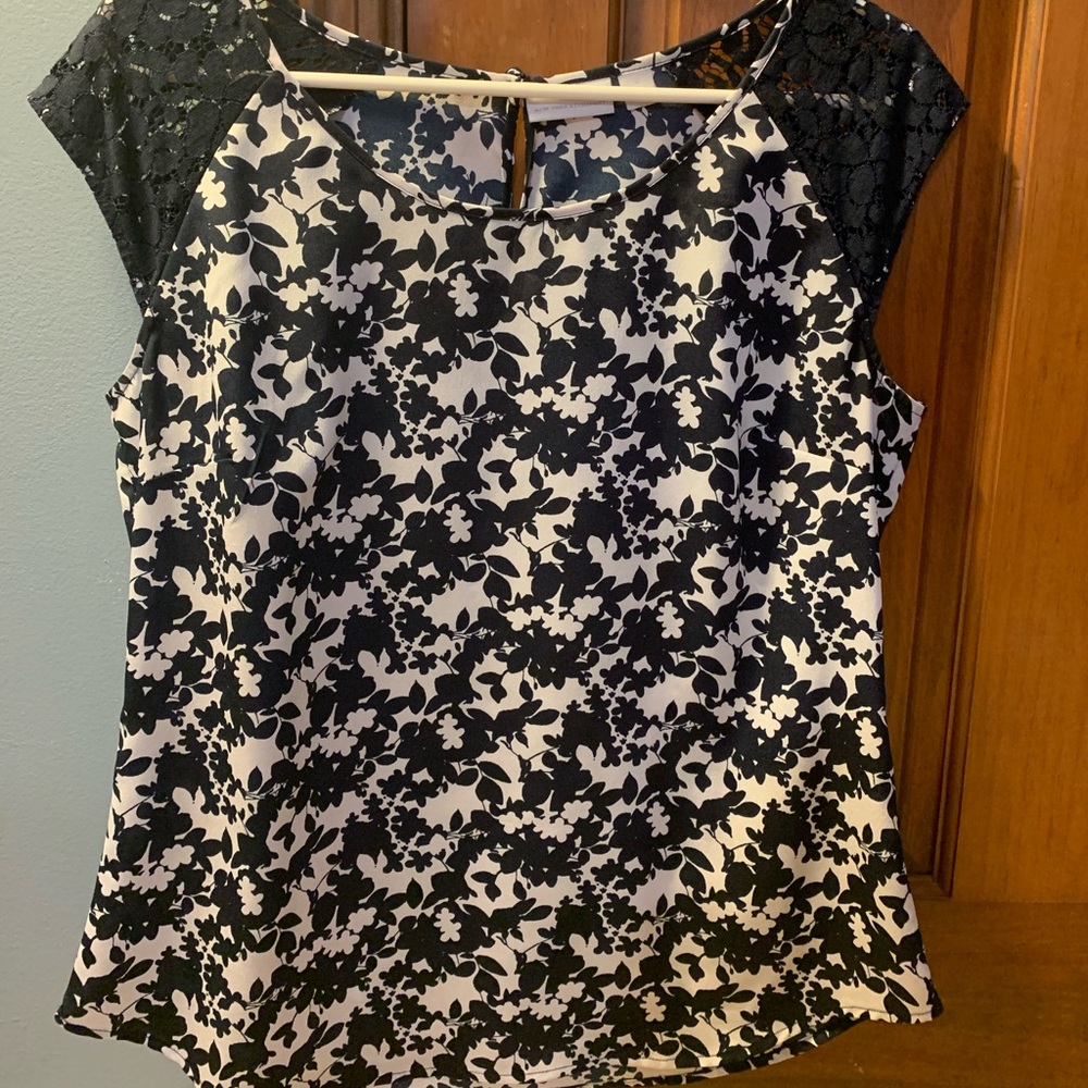 NY&CO ladies blouse